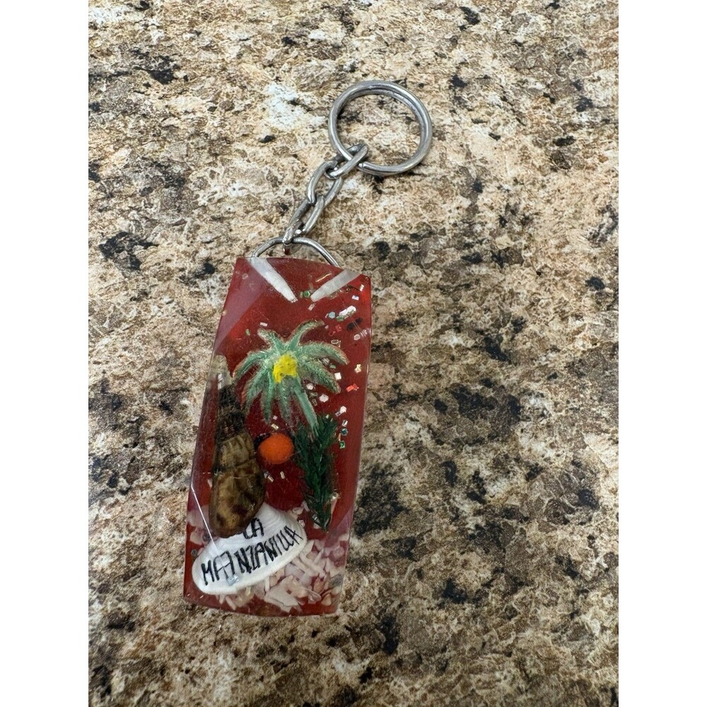 Vintage Hawaii Souvenir Resin Keychain w/ Shell & Palm Tree – Retro Tropical